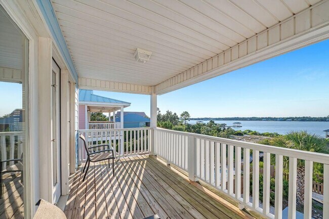1332 W Lagoon Ave in Gulf Shores, AL - Building Photo - Building Photo
