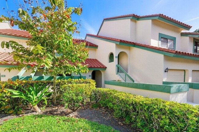 11 Lexington Ln E in Palm Beach Gardens, FL - Building Photo - Building Photo