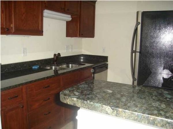 180 Line St-Unit -B in Charleston, SC - Building Photo - Building Photo