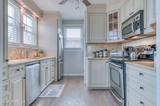 2 Via Ripa Wy in Sea Bright, NJ - Foto de edificio - Building Photo