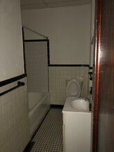 217 Western Ave, Unit One two Bedroom apartment in Albany, NY - Building Photo - Building Photo