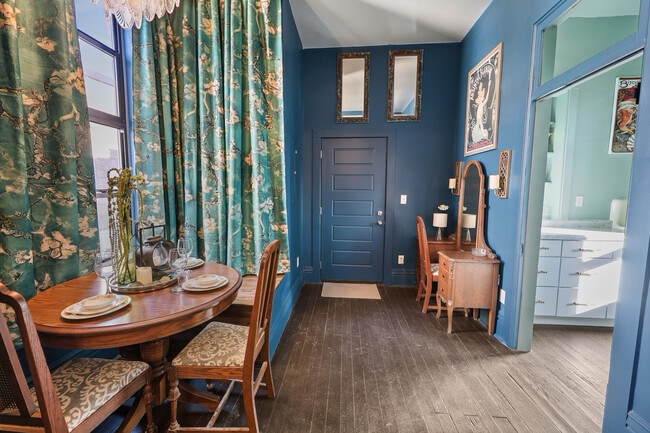 217 N Sibley Ave, Unit 2 in Litchfield, MN - Building Photo - Building Photo