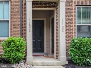 1126 Madeira Terrace SE in Leesburg, VA - Building Photo - Building Photo