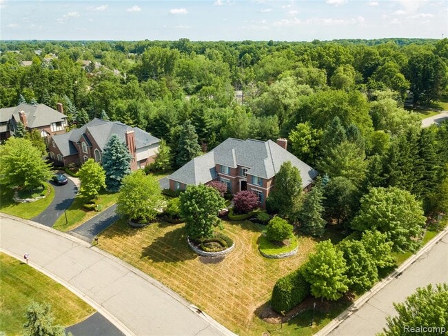 2551 Ginger Ct in Bloomfield Hills, MI - Building Photo - Building Photo