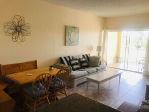 2100 Greenview Shores Blvd in Wellington, FL - Building Photo - Building Photo