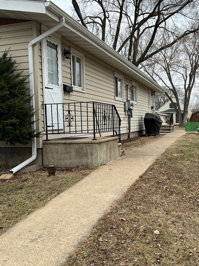 property at 2810-2812 Onalaska Ave