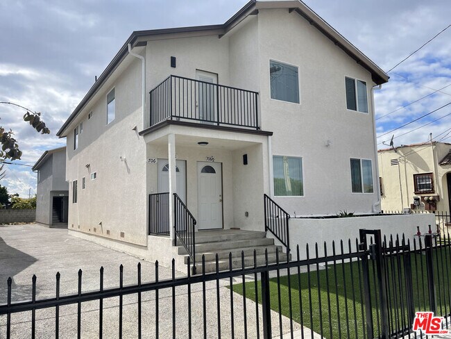 708 W 50th St in Los Angeles, CA - Building Photo - Building Photo