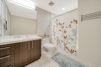 555 Bartlett St in San Francisco, CA - Building Photo - Building Photo