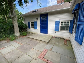 31 Northwest St in Stonington, CT - Building Photo - Building Photo