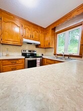 61 Sandy Brook Dr in New Britain, CT - Building Photo - Building Photo
