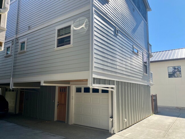 2637 NW 56th St in Seattle, WA - Building Photo - Building Photo