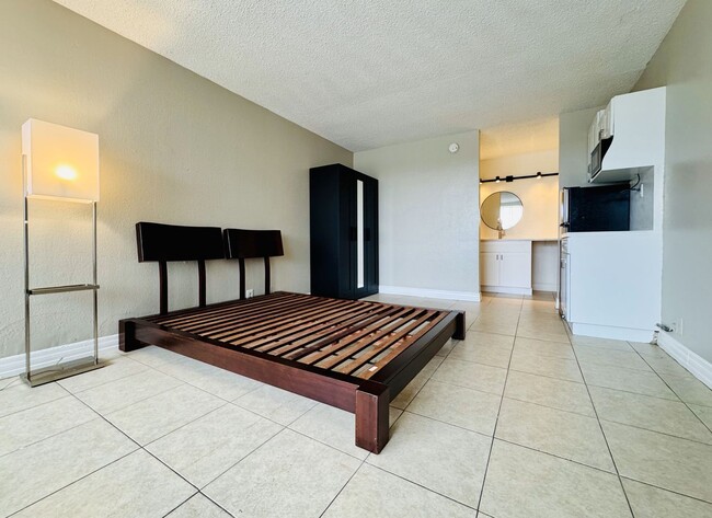 7900 S Orange Blossom Trail in Orlando, FL - Building Photo - Building Photo