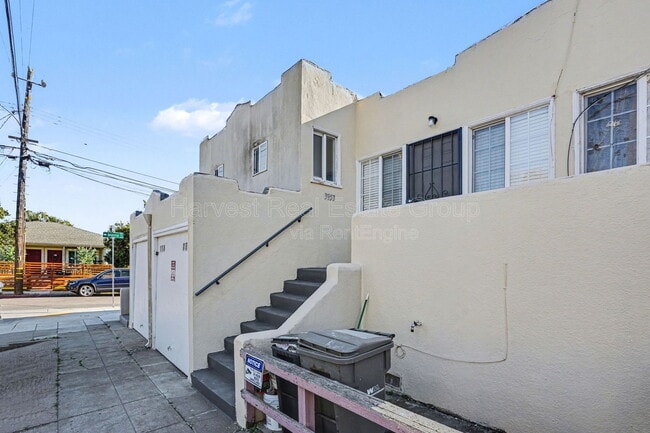 3953 Angelo Ave in Oakland, CA - Building Photo - Building Photo