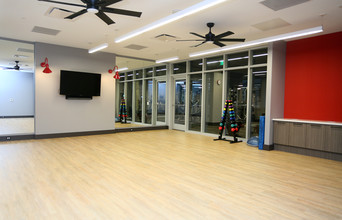 225 N Calvert in Baltimore, MD - Building Photo - Interior Photo