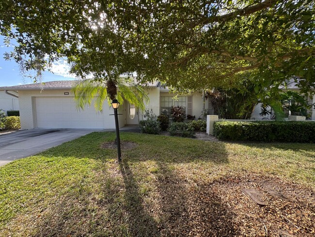 3966 Oakhurst Blvd in Sarasota, FL - Building Photo - Building Photo