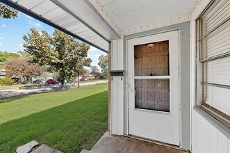 1530 Buena Vista St in Mesquite, TX - Foto de edificio - Building Photo