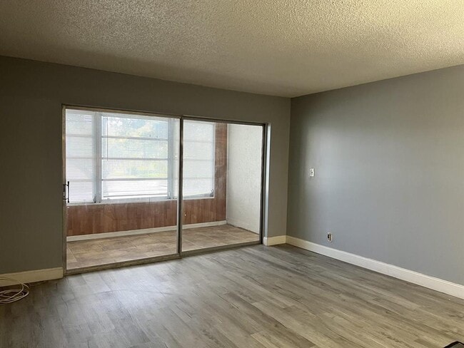 8810 W McNab Rd in Tamarac, FL - Building Photo - Building Photo