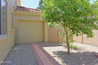 18560 E Strawberry Dr in Queen Creek, AZ - Building Photo - Building Photo