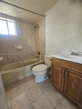 5460 W 21st Ct in Hialeah, FL - Building Photo - Building Photo