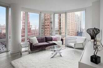 86 Fleet Pl in Brooklyn, NY - Building Photo - Building Photo
