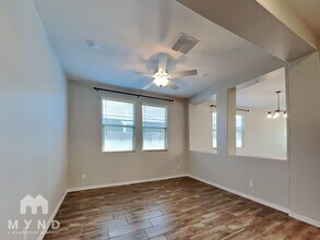 15093 W Latham St in Goodyear, AZ - Foto de edificio - Building Photo