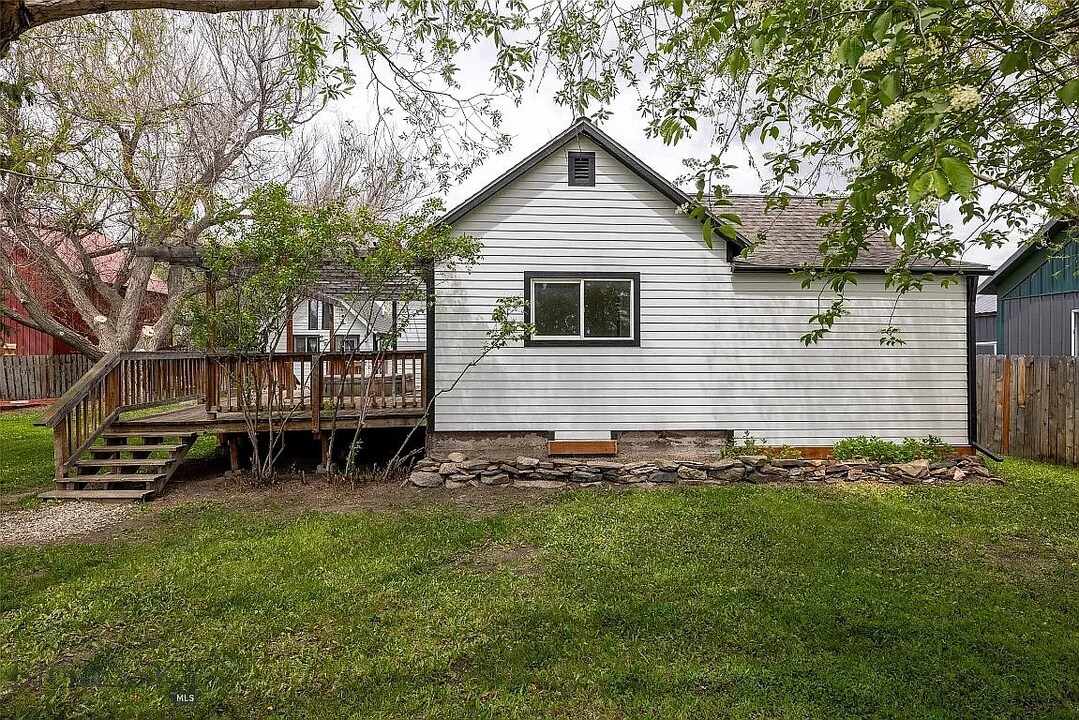 18 E Adams St in Three Forks, MT - Building Photo
