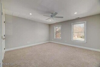 1338 Gatewood Ln in Knoxville, TN - Foto de edificio - Building Photo