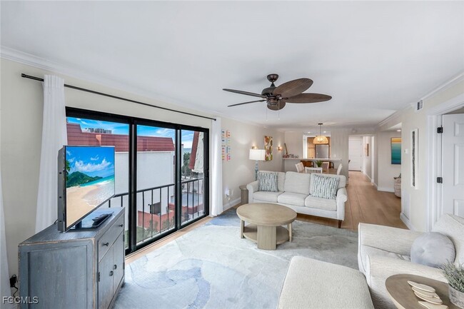 property at 2445 W Gulf Dr