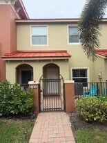 358 Lake Monterey Cir in Boynton Beach, FL - Building Photo