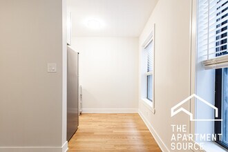 516 W Cornelia Ave in Chicago, IL - Building Photo - Building Photo