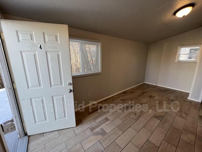 1610 Pebrican Ave in Cheyenne, WY - Building Photo - Building Photo