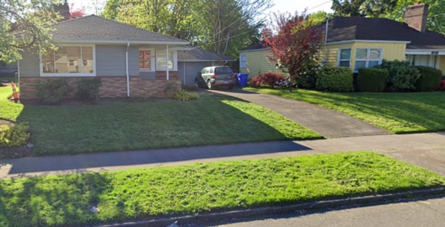 property at 6728 N Portsmouth Ave