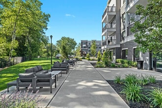 Walnut Hill in Clark, NJ - Building Photo - Building Photo