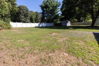 61 River St in Old Saybrook, CT - Building Photo - Building Photo