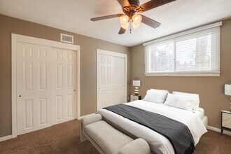 Gifford Court Apartments in Omaha, NE - Building Photo - Building Photo