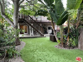 1019 Camino Real in Redondo Beach, CA - Building Photo