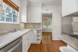 Camden Drive in Beverly Hills, CA - Building Photo