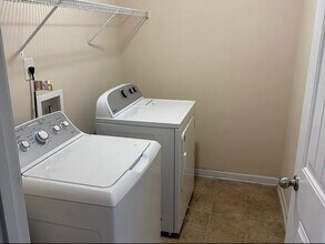 5881 San Gabriel Ln in Atlanta, GA - Building Photo - Building Photo