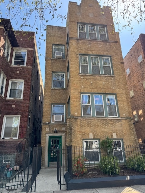 property at 4949 N Albany Ave