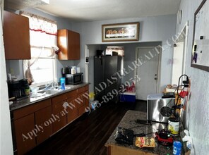 221 N 17th St in Kansas City, KS - Building Photo - Building Photo