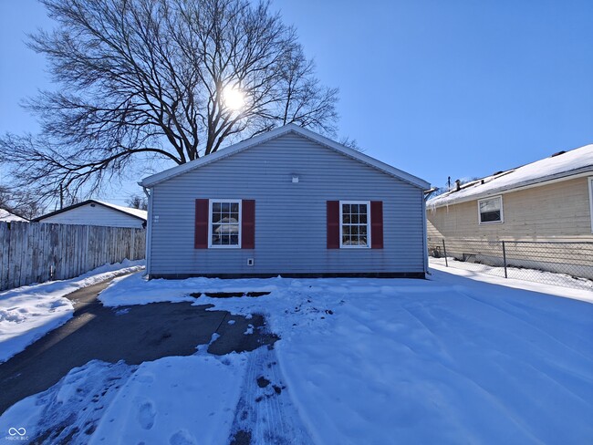 809 Indiana Ave in Shelbyville, IN - Building Photo - Building Photo