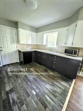 8954 Leeds Rd in Kansas City, MO - Building Photo - Building Photo