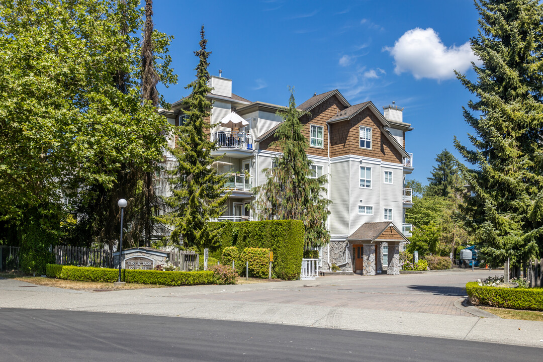 10188 155 St in Surrey, BC - Building Photo