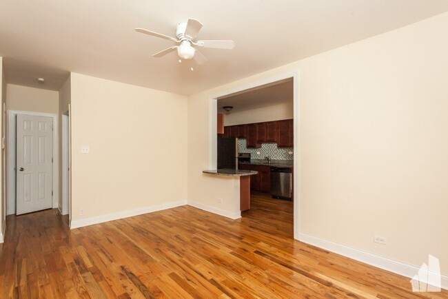 636 W Cornelia Ave, Unit #1N in Chicago, IL - Building Photo - Building Photo