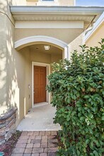 1310 Oakcrest Ct in Davenport, FL - Foto de edificio - Building Photo