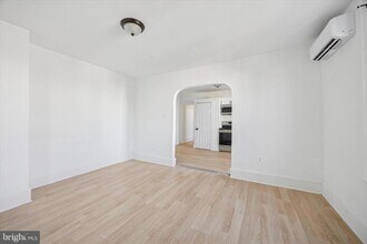 5759 Pine St in Philadelphia, PA - Building Photo - Building Photo