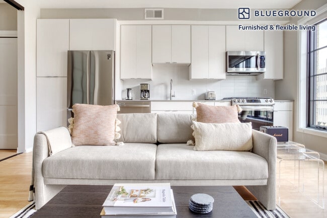 2210 Wisconsin Ave NW, Unit SI FL4-ID547 in Washington, DC - Building Photo - Building Photo