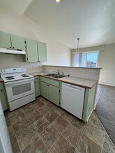 462-464 Hummingbird St SE in Albany, OR - Building Photo - Building Photo
