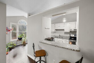 3521 Greywood Drive in Raleigh, NC - Foto de edificio - Building Photo