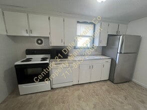 305 S Pleasant Ave in Dallastown, PA - Building Photo - Building Photo